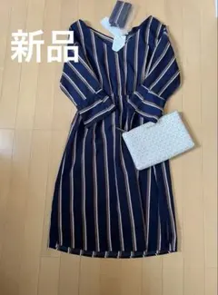 【新品】Vネック ミニワンピース　綺麗め　大人可愛い 上品　細見え　セクシー