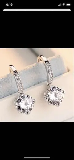 ど*ん様 シルバー　★    ピアス　ジルコニア　新品