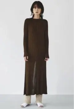 uhr 人気完売品ニット ロングワンピース バックオープン スリット