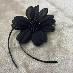 新品未使用！ピエールカルダン　コサージュ　黒　花のサムネイル