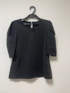 パフスリーブトップス