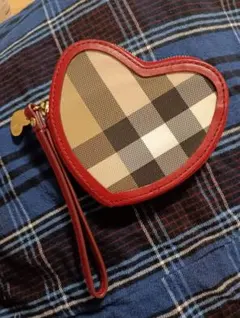 お*た様 バーバリーコインケースバーバリー小銭入れハート型レア赤チェック