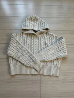 ケーブルニット トップス