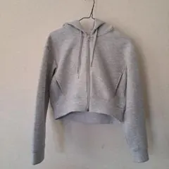 GU クロップドパーカー　グレー　レディースSサイズ