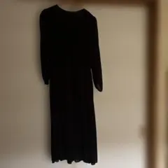 UNIQLO C 黒い長袖ロングワンピース