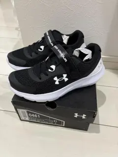 UNDER ARMOUR ブラックスニーカー 21cmのサムネイル