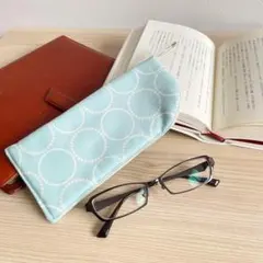 パステルグリーンのメガネケース