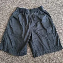 GU 黒 ハーフパンツ　150サイズ