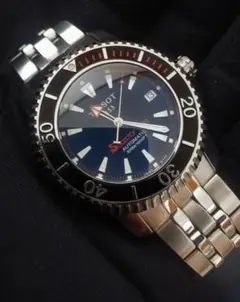 TISSOT Seastar 1000 自動巻き ブラック文字盤 ドーム型風貌 - メルカリ