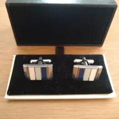 売切再値下　カフスボタン　 メタリック　モダンストライプ柄