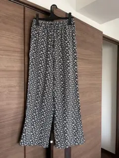 LOWRYS FARM ローリーズ ファーム イージーパンツ 小花柄 ブラック