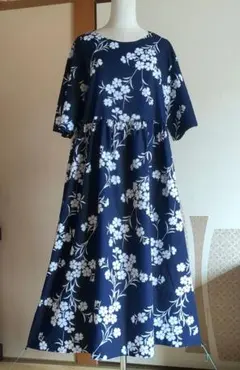 着物リメイク リップル浴衣地のロングワンピース（菊と葉模様） - メルカリ