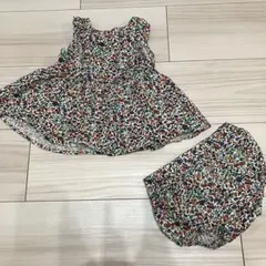 西松屋　花柄ワンピースとショートパンツセット　70
