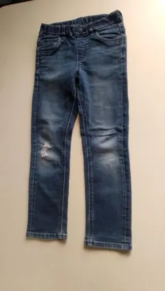 ユニクロのダークブルー デニムパンツ ダメージ加工