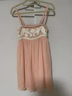 値引き　CECIL McBEE パール刺繍ノースリーブミニワンピース