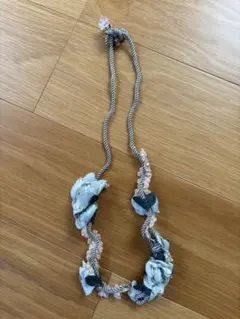 花飾り付きカジュアルネックレス