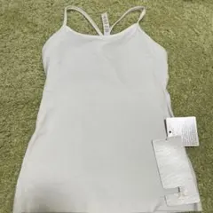 新品タグつき　ルルレモン　Power Y Tank サイズ4 ホワイト