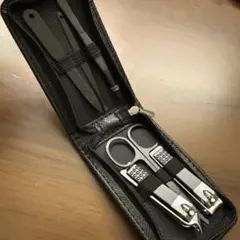 手のひらサイズのネイルケアセット