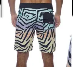 【新品】BILLABONG 水着　海パン　サーフパンツ　32