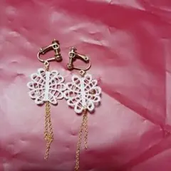 Item thumbnail for item a1794472-c6b9-4390-96ee-591fa2f5bc2a