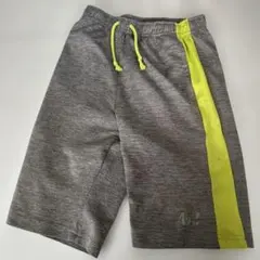 グレー/イエロー サイドストライプ ハーフパンツ　130 サッカー　半ズボン