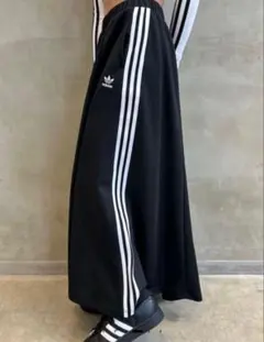 美品　 アディダス　adidas フレアスカート XL
