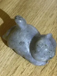 ラブラドライト　猫カービング　天然石