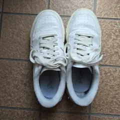 Puma ホワイト レザー スニーカー