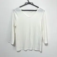 七分袖　Vネックトップス
