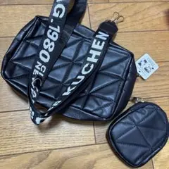 キルティング　スクエア　ショルダー　バッグ　ブラック　ミニポーチ付き