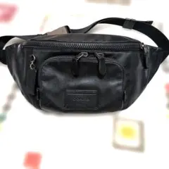 COACH ブラック レザー ボディバッグ