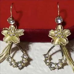 韓国 花モチーフ ロングピアス ゴールド 揺れる 可愛い 華やか