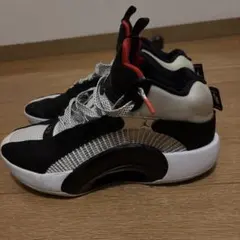 Air Jordan 34 ブラック/ホワイト/レッド