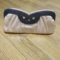 ベージュ ビーズ装飾 クラッチバッグ　結婚式　パーティー