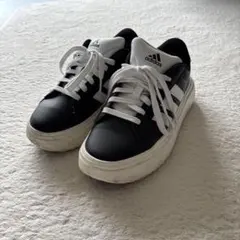 adidas グランドコート　プラットホーム