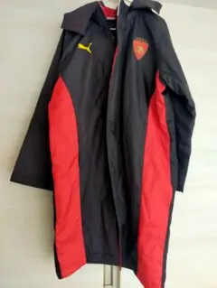 Puma ベンチコート 黒/赤 フード付き　140センチ　ジュニアサッカー