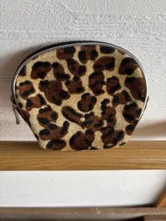 ヒョウ柄ポーチ