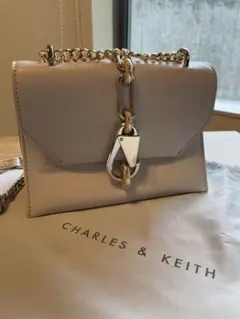 CHARLES&KEITH チャールズアンドキースショルダーバッグ