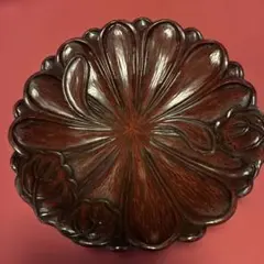 鎌倉彫　花形彫刻皿 深赤色