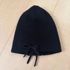 リボン付き黒ニット帽のサムネイル