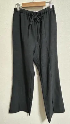 GU ダークグレー ワイドパンツ スリット入り