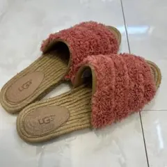 UGG ピンク フラットサンダル