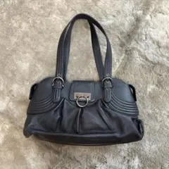 サルヴァトーレフェラガモ ブラックレザー ハンドバッグ イタリア製