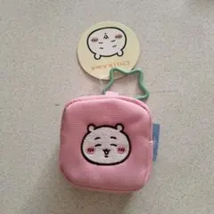 ちいかわ カラビナつき刺繍スクエアミニポーチ【ちいかわ】