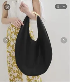 LE VERNIS SCULPTURE ブラックショルダーバッグのサムネイル