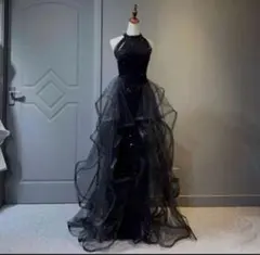 フリル付き黒ロングドレス