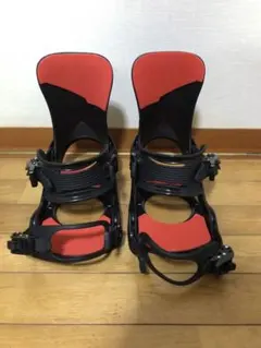 SALOMON スノーボードビンディング ブラック/レッド 新登場】 SALOMON スノーボード ビンディング ブラック/レッド Mサイズ