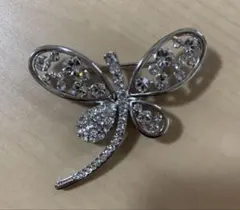 蝶の形状 ブローチ シルバー