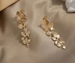 Item thumbnail for item bc89c17a-61a5-449f-b511-f4eb6c894098