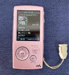 ソニー ウォークマン (NW-A806) (ピンク)。